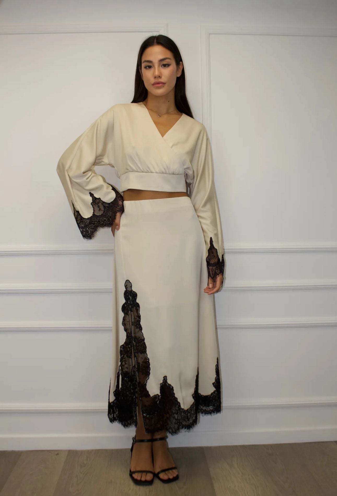 Coco Spike Set with Lace