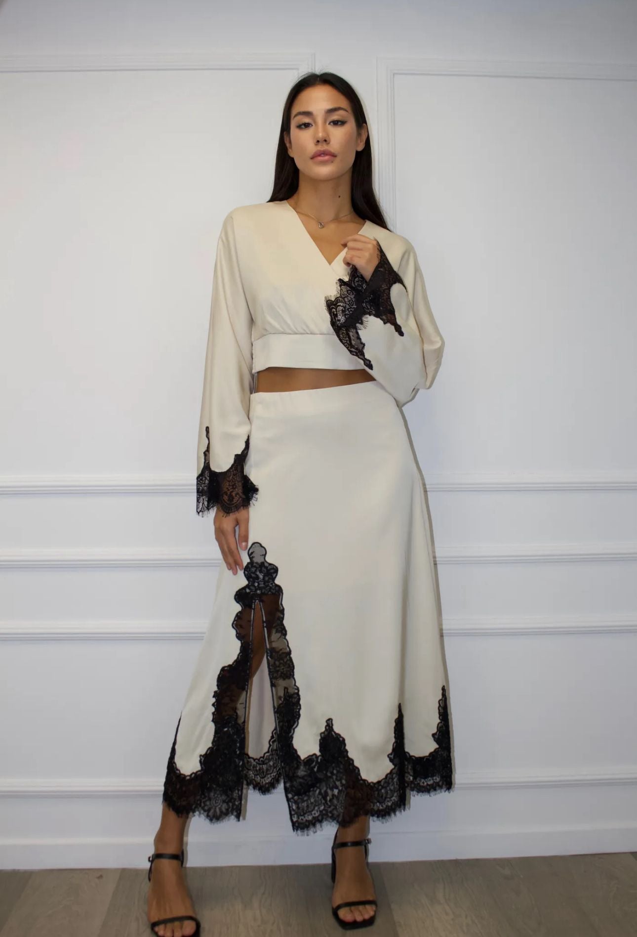 Coco Spike Set with Lace